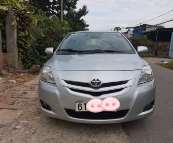 Toyota Vios 2010 - Cần bán xe Toyota Vios sản xuất 2010, màu bạc còn mới