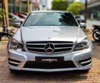 Mercedes-Benz C class  C200  2014 - Cần bán lại xe Mercedes C200 sản xuất năm 2014, 860 triệu