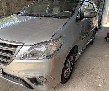 Toyota Innova 2015 - Cần bán xe Toyota Innova năm sản xuất 2015, màu bạc