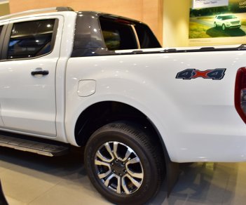 Ford Ranger  Wildtrak 2.0L Bi-Turbo 4x4 1.0AT 2018 - Bán Ford Ranger 2 cầu Biturbo đời 2018, màu trắng, nhập khẩu