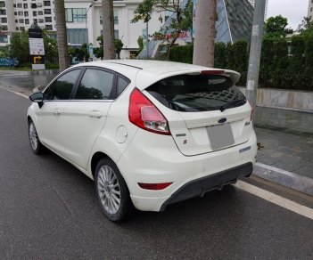 Ford Fiesta 1.5AT 2016 - Cho ra đi em Ford Fiesta 1.5AT 2016 màu trắng, 5 cửa, đẹp hoàn hảo