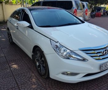 Hyundai Sonata 2.0 AT 2013 - Bán Hyundai Sonata 2.0 AT đời 2013, màu trắng, xe nhập, số tự động 