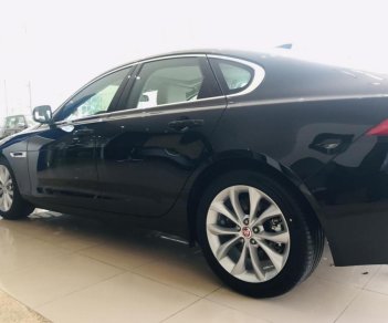 Jaguar XF 2018 - Bán xe Jaguar XF Prestige màu đen, lh 0938302233 xe 2018, giao ngay tặng bảo dưỡng, bảo hành