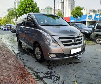 Hyundai Grand Starex 2016 - Bán Hyundai Grand Starex đời 2016, màu bạc, nhập khẩu nguyên chiếc giá cạnh tranh