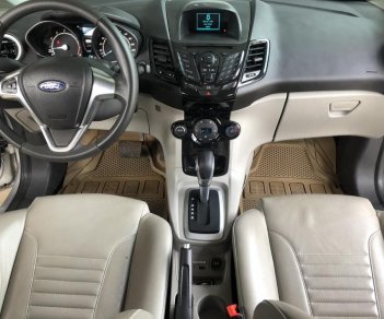 Ford Fiesta 1.5AT Titanium 2015 - Bán Ford Fiesta 1.5AT Titanium màu bạc 2015, full options xe cực mới