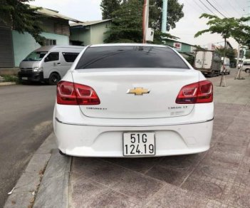 Chevrolet Cruze   LT 2017 - Bán ô tô Chevrolet Cruze LT 11/2017, màu trắng, giá tốt