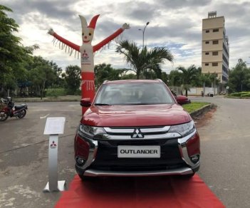 Mitsubishi Outlander  2.4 CVT 2018 - Bán Mitsubishi Outlander sản xuất 2018, màu đỏ