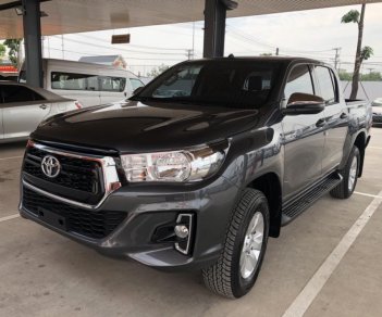 Toyota Hilux 2.4 AT (4X2) 2018 - Bán Toyota Hilux 2.4 AT (4X2) đời 2019, màu xám (ghi), nhập khẩu nguyên chiếc