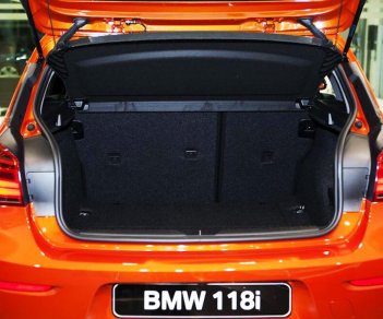 BMW 1 Series 118i  2018 - Bán BMW 1 Series đời 2018, màu cam, nhập khẩu nguyên chiếc, giá tốt nhất, khuyến mãi khủng nhất