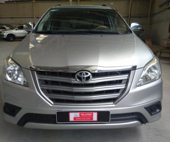 Toyota Innova 2.0E 2016 - Bán xe Toyota Innova 2.0E 2016, màu bạc còn quá mới