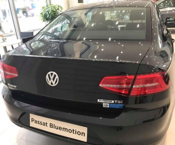Volkswagen Passat Bluemotion 2018 - Volkswagen Passat Bluemotion nhập 100% Đức, hỗ trợ ngân hàng 80% thủ tục nhanh gọn lẹ