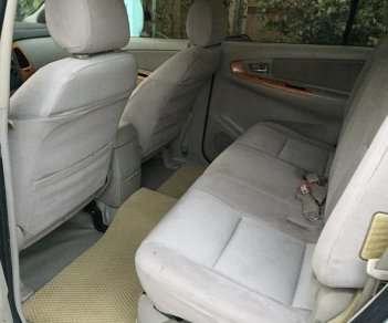 Toyota Innova mt 2009 - Bán em Toyota Innova 2009 số sàn, màu bạc, xe rất đẹp nhé