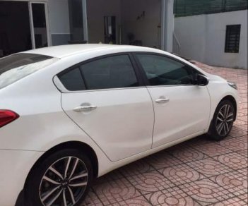 Kia K3 2.0 2015 - Bán Kia K3 2.0 đời 2016, màu trắng chính chủ, giá chỉ 590 triệu