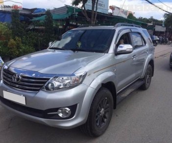 Toyota Fortuner 2.7V 4X2 AT 2016 - Cần bán Toyota Fortuner 2.7V 4X2 AT sản xuất 2016, màu bạc số tự động