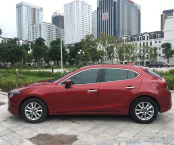 Mazda 3 2017 - Cần bán Mazda 3 đời 2017 màu đỏ, giá chỉ 660 triệu