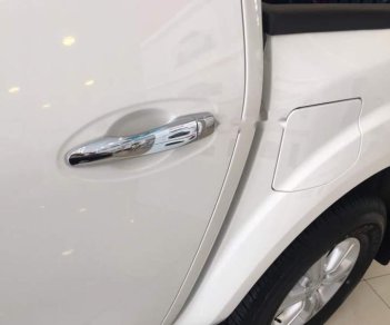 Nissan Navara   EL 2018 - Cần bán xe Nissan Navara EL sản xuất 2018, màu trắng, nhập khẩu, giá chỉ 639 triệu