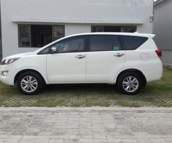 Toyota Innova 2018 - Cần bán xe Toyota Innova năm 2018, màu trắng