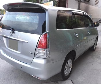 Toyota Innova mt 2009 - Bán em Toyota Innova 2009 số sàn, màu bạc, xe rất đẹp nhé