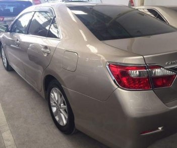 Toyota Camry  2.0E 2013 - Bán xe Toyota Camry 2.0E sản xuất 2013 số tự động