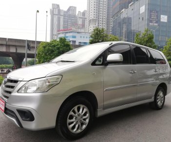 Toyota Innova 2.0E 2014 - Bán Toyota Innova 2.0E 2014, bảo hành chính hãng. LH 0934891515