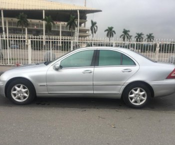 Mercedes-Benz C class C200 2004 - Bán xe Mercedes-Benz C class năm 2004 màu bạc, giá chỉ 225 triệu