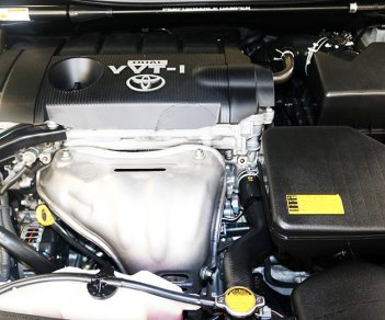 Toyota Camry  2.5Q  2015 - Bán xe Camry 2.5Q SX 2015, giảm giá sâu 30tr cho KH thiện chí