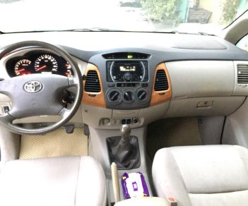 Toyota Innova mt 2009 - Bán em Toyota Innova 2009 số sàn, màu bạc, xe rất đẹp nhé