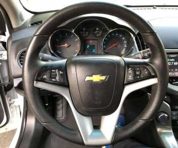 Chevrolet Cruze LTZ 1.8 2017 - Bán gấp Chevrolet Cruze LTZ 1.8 sản xuất 2017 màu trắng, số tự động, máy xăng, zin cọp