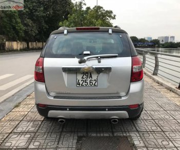 Chevrolet Captiva LT 2.4 MT 2008 - Cần bán xe Chevrolet Captiva LT 2.4 MT đời 2008, màu bạc số sàn giá cạnh tranh