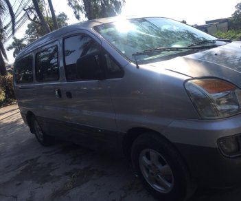 Hyundai Starex Van 2004 - Bán ô tô Hyundai Starex đời 2004 màu bạc, giá tốt nhập khẩu nguyên chiếc