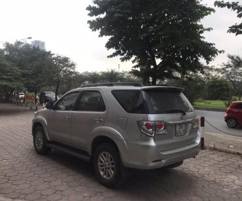 Toyota Fortuner V 2014 - Cần bán Toyota Fortuner V sản xuất 2014, màu bạc