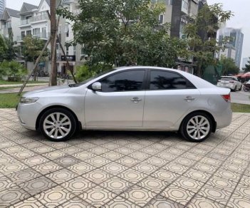 Kia Forte   1.6AT 2010 - Bán Kia Forte 1.6AT năm sản xuất 2010, màu bạc, giá tốt