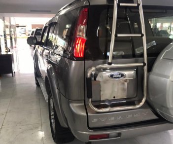 Ford Everest 4x2 MT 2011 - Bán Ford Everest 4x2 MT năm 2011, màu xám số sàn