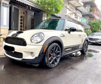 Mini Cooper S 2008 - Bán ô tô Mini Cooper S model 2009, màu kem (be), xe nhập, giá tốt