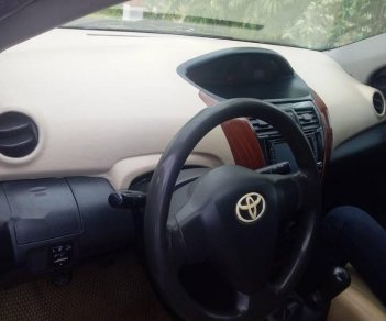 Toyota Vios E 2010 - Cần bán Toyota Vios E năm sản xuất 2010, màu bạc còn mới, 245tr