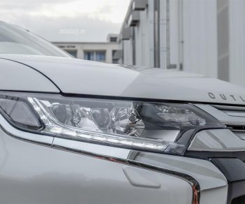 Mitsubishi Outlander 2.4 CVT Premium 2018 - Bán Mitsubishi Outlander 2.4 CVT Premium 2018, Sang trọng, rộng rãi bậc nhất