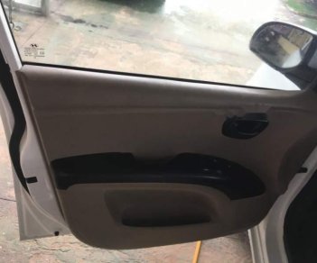 Hyundai i10  MT 2013 - Cần bán gấp Hyundai i10 MT năm 2013, màu trắng, nhập khẩu, nội ngoại thất máy móc ổn hết