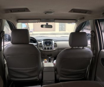 Toyota Innova G 2014 - Bán xe Toyota Innova năm 2014 số tự động, màu kem (be), giá 540 triệu