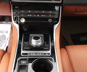 Jaguar XE Portfolio 2015 - Bán ô tô Jaguar XE Portfolio model 2016, màu trắng, nhập khẩu nguyên chiếc