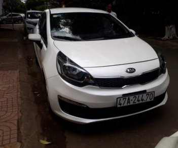 Kia Rio  MT 2015 - Bán xe Kia Rio màu trắng, đời 2015, số sàn, số km đã đi 50500 km