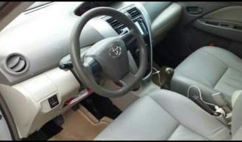 Toyota Vios E 2010 - Gia đình bán Toyota Vios đời 2010, xe còn nguyên bản chưa thay bất cứ một thứ gì trên xe