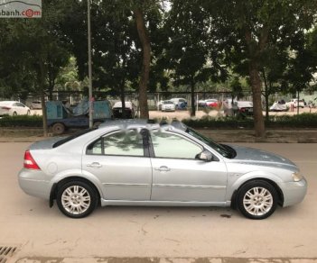 Ford Mondeo 2003 - Em cần bán Ford Mondeo một vạch 2.5L V6 đời 2003, xe gia đình sử dụng máy móc, gầm bệ còn tốt