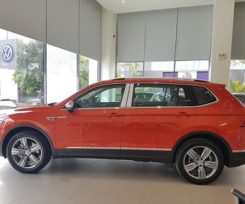 Volkswagen Tiguan 2019 - Bán xe 7 chỗ gầm cao, dáng mướt, vừa thể thao lại vừa khỏe khoắn Tiguan All Space sản xuất 20199