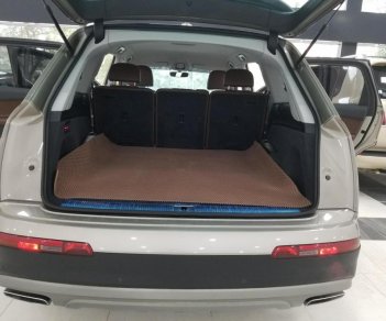 Audi Q7 3.0 2016 - Cần bán Audi Q7 3.0L, SX 2016, màu vàng, nhập khẩu nguyên chiếc