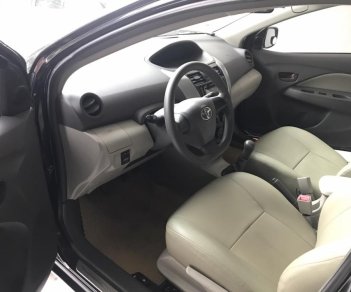 Toyota Vios 1.5E 2013 - Bán Toyota Vios 1.5 E 2013, màu đen, 420tr, xe cực tuyển, không thể tuyển mới hơn