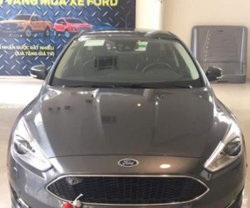 Ford Focus 2019 - Cần bán xe Ford Focus năm sản xuất 2019, màu xám, giá 565tr