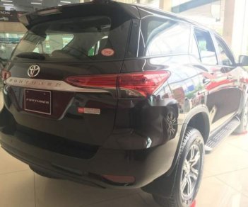 Toyota Fortuner 2.4 MT 2018 - Cần bán lại xe Toyota Fortuner 2.4 MT năm sản xuất 2018, màu đen số sàn