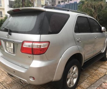 Toyota Fortuner V 2.7 4x4 2011 - Cần bán xe Toyota Fortuner V 2.7 4x4 2011, màu bạc, xe nhập, 570 triệu