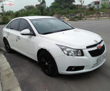 Chevrolet Cruze 2015 - Bán xe Chevrolet Cruze sản xuất 2015, màu trắng, nhập khẩu nguyên chiếc  