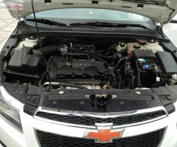 Chevrolet Cruze 2015 - Bán xe Chevrolet Cruze sản xuất 2015, màu trắng, nhập khẩu nguyên chiếc  